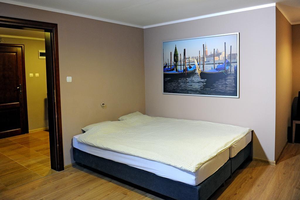 Korona Hostel Elblag Kültér fotó